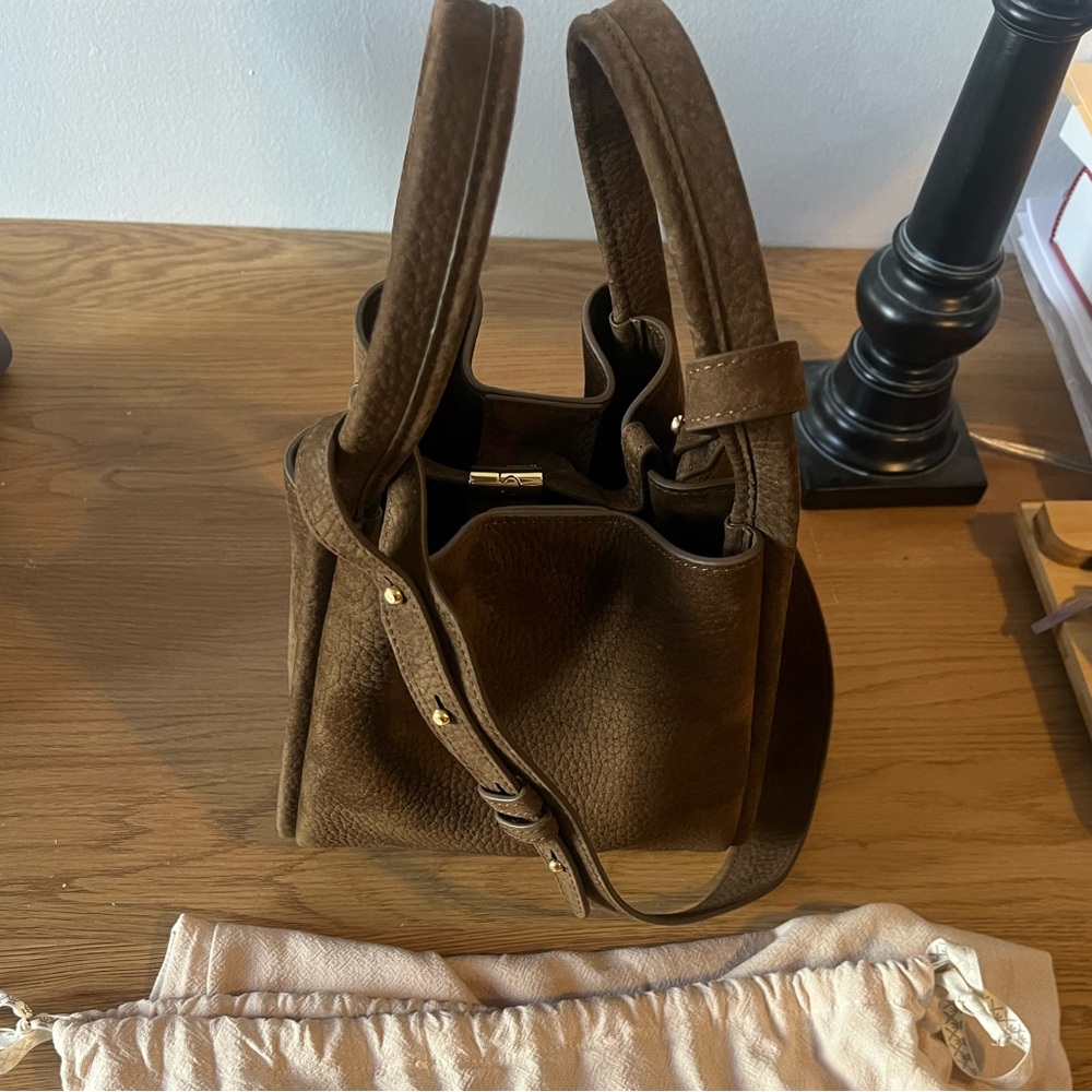 NWOT SONGMONT MEDIUM SONG BAG